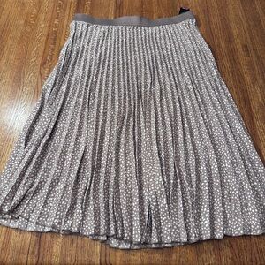 NWT Vince Camuto Dot Print Neutral Size XXL Pleated Skirt